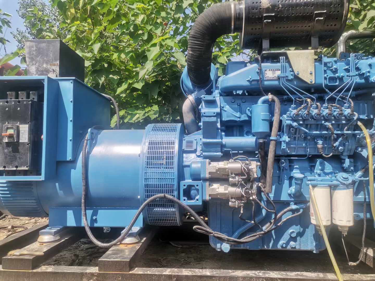 应县详细说明降低 800kW 柴油发电机输出电流波动的方法